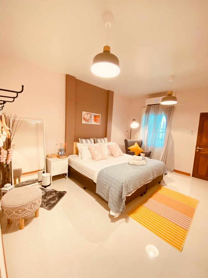 Por Poshtel Kanchanaburi Exterior foto