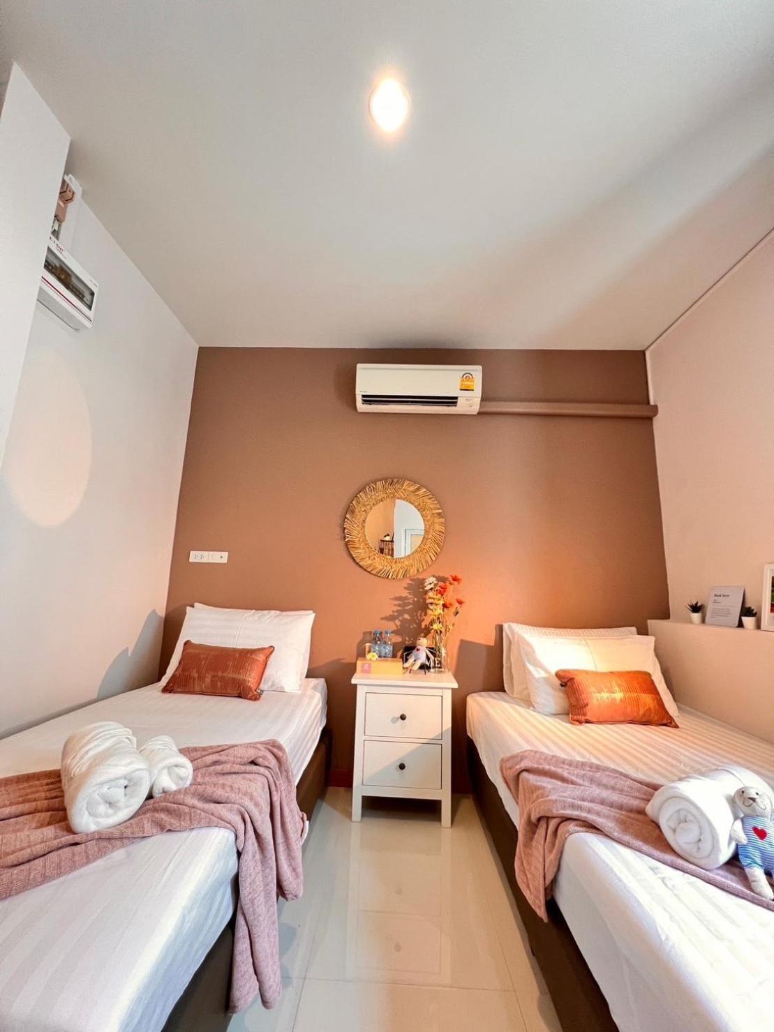 Por Poshtel Kanchanaburi Exterior foto