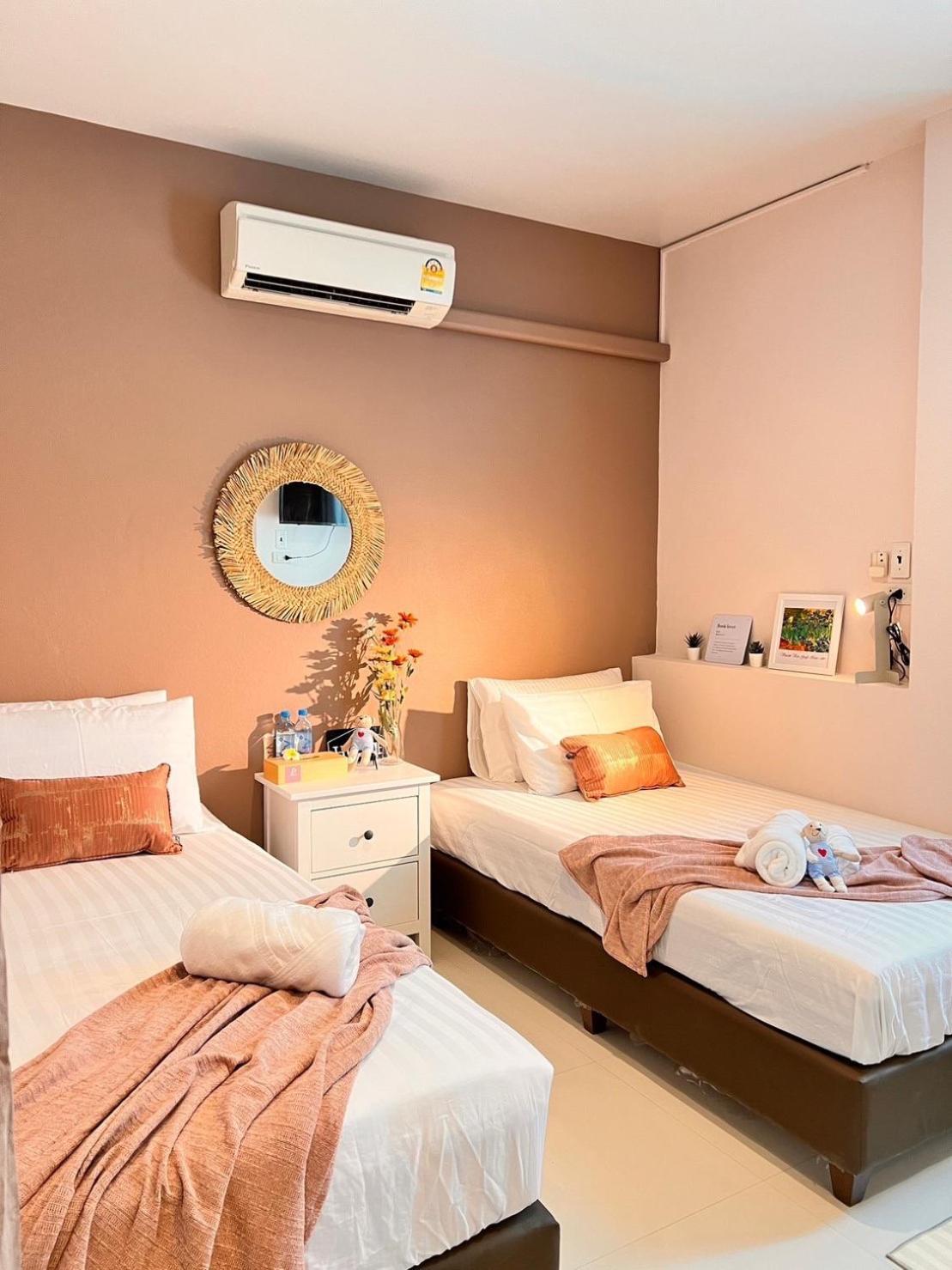 Por Poshtel Kanchanaburi Exterior foto